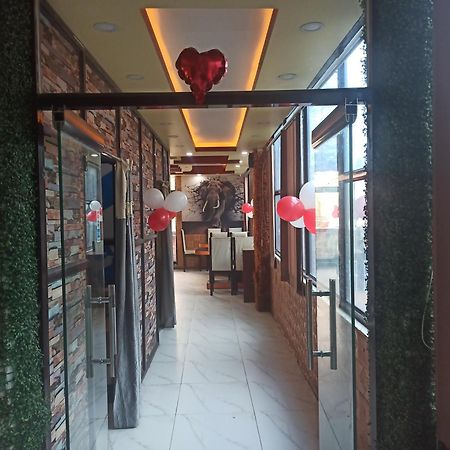 Atithi The Food Palace And Hotel Janakpur Buitenkant foto